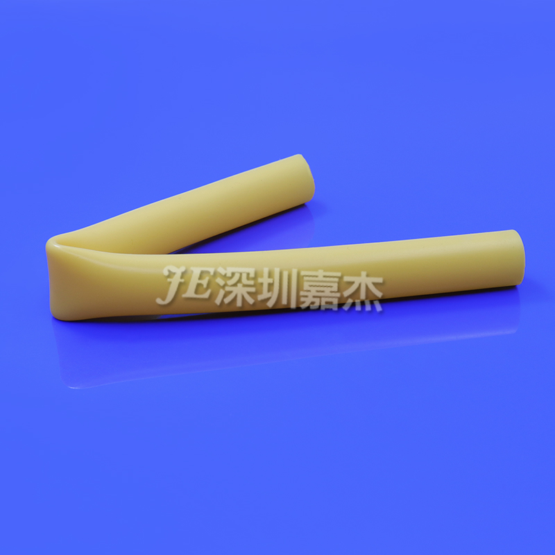 国产美女白虎操逼双色硅胶管